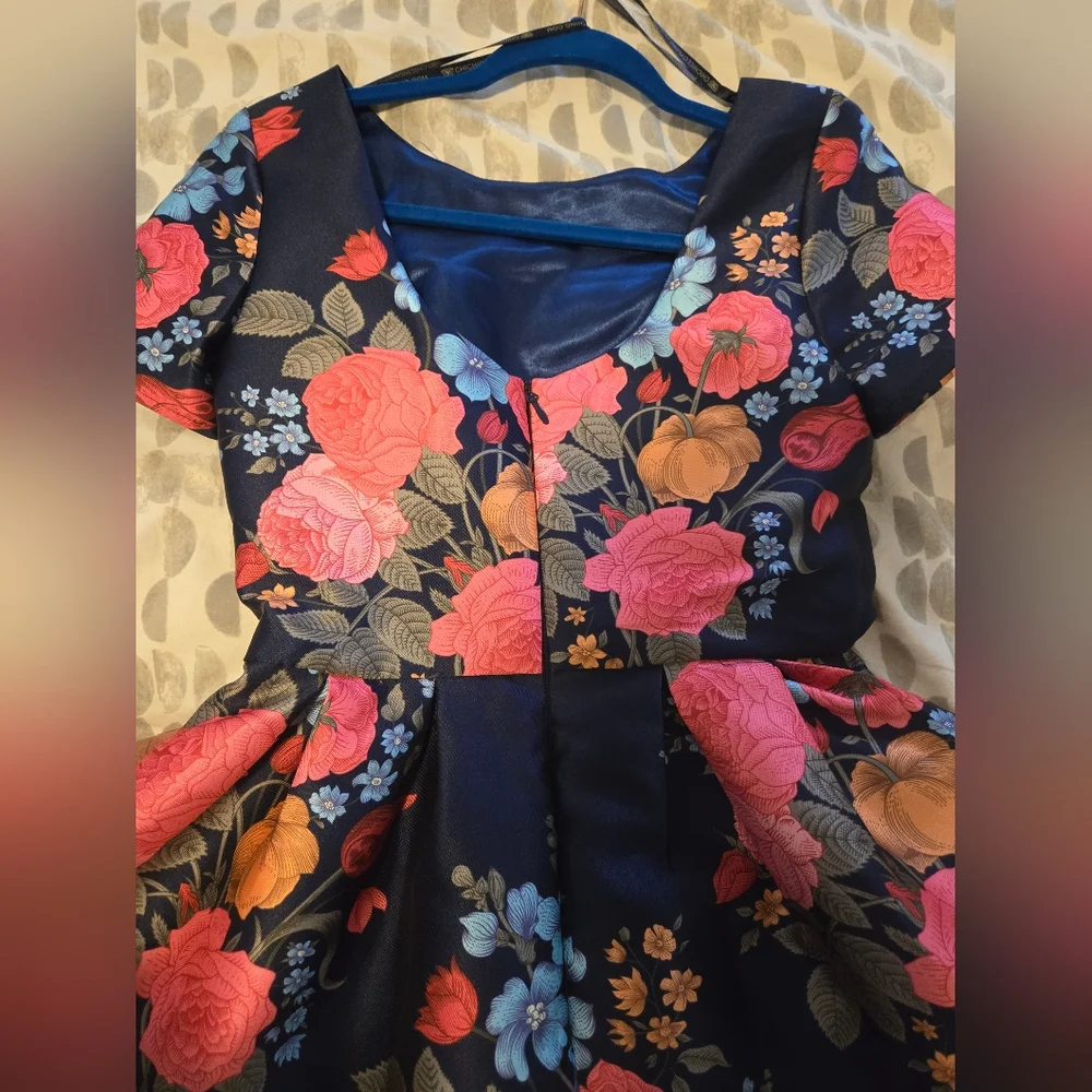 Chi Chi London Floral Dress - Picture 5 of 7